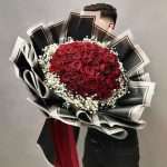 دسته گل رز قرمز