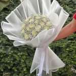 دسته گل رز سفید