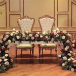 گل آرایی میز نامزدی جلوی عروس داماد