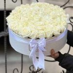 باکس گل رز سفید شاخه ای هلندی درجه یک