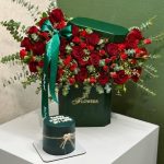 گل و کیک برای هدیه مادر