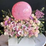 هدیه با گل و بادکنک برای همکار یا رئیس