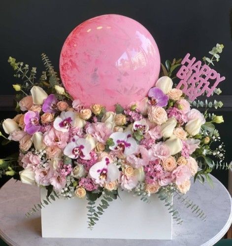 هدیه با گل و بادکنک برای همکار یا رئیس