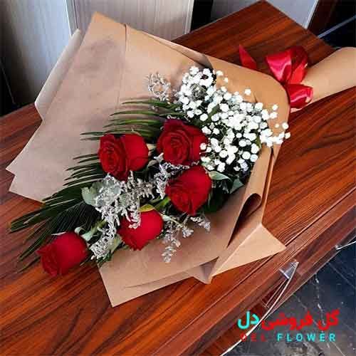 دسته گل رز قرمز کوچک