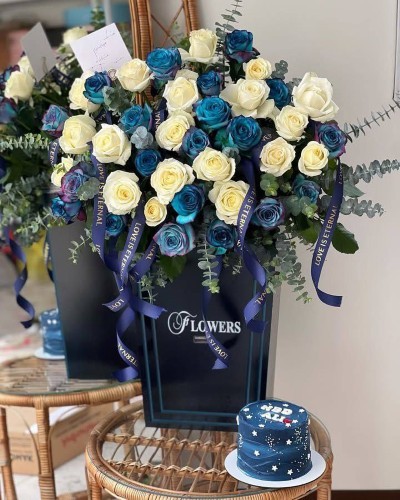 گل با کیک تولد برای مرد