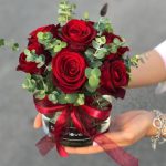 جار گل رز قرمز