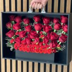 باکس گل رز چمدانی