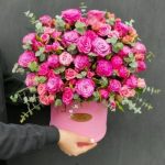باکس گل صورتی با رزمینیاتوری