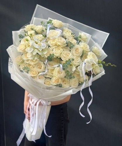 دسته گل رز سفید و ارکیده