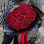 دسته گل رز تاج دار
