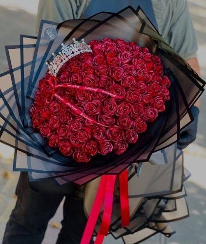 دسته گل رز تاج دار