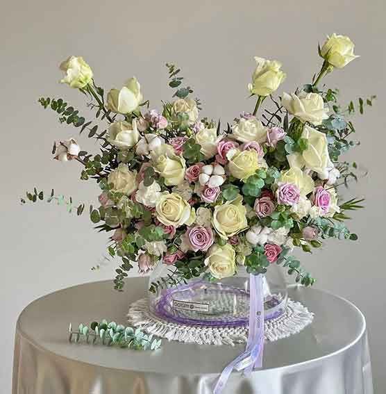 گلدان شیشه ای رز
