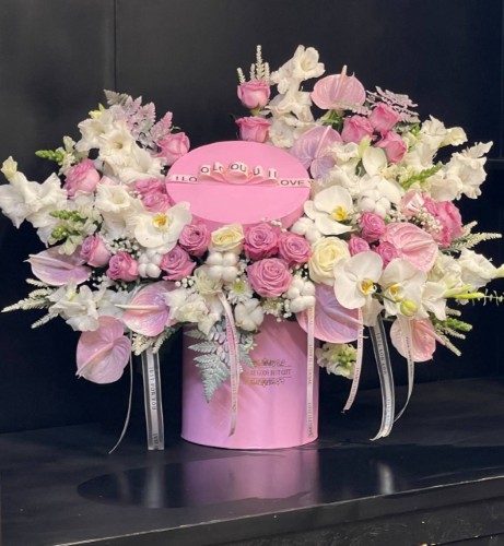 باکس صورتی بزرگ مناسبتی برای خانم