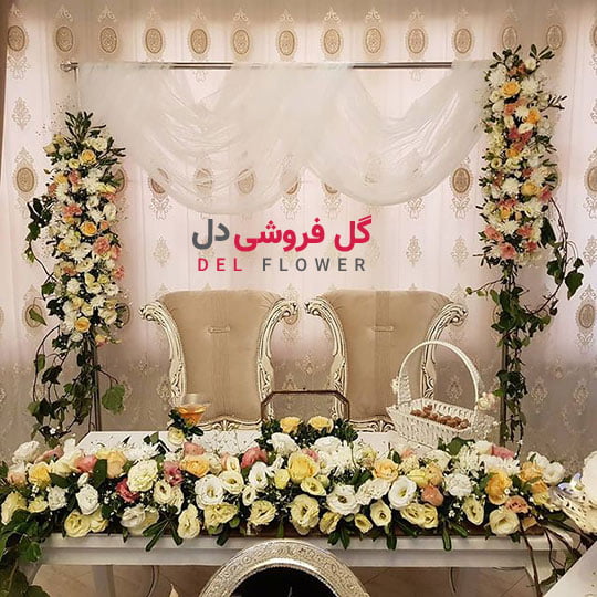 گل آرایی جایگاه عروس و داماد