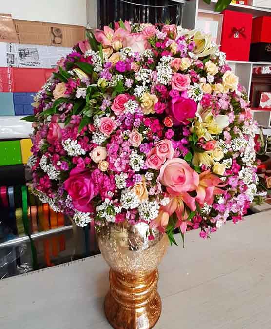 جام گل برای افتتاحیه شرکت تازه تاسیس