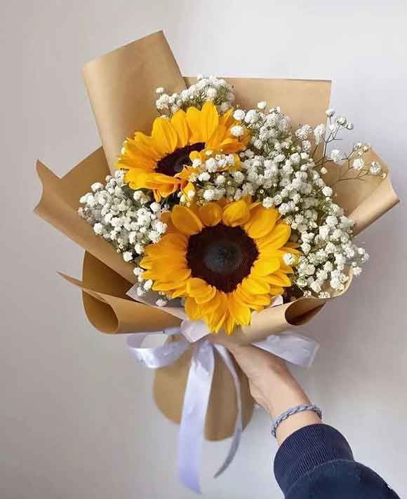 دسته گل آفتابگردان برای تولد دکتر جراح